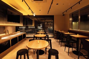酒吧（店内）