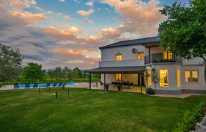 Exterior - Beautiful home in Zmijavci with WiFi (Zmijavci)