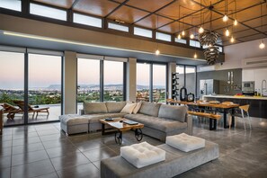 LCD-Fernseher, Kamin, DVD-Player, Tischfußball