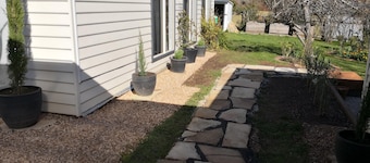 Luxurious Hilltop Studio, only 10 minutes walk to the main street of Daylesford