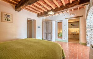 8 chambres, lit parapluie, Wi-Fi gratuit, draps fournis