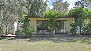 Exterior - Olive Grove 1 Studio with share pool in Central Vineyards (Pokolbin)