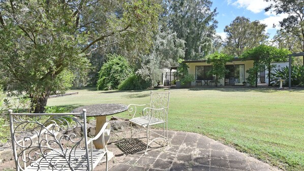 Terrace/patio - Olive Grove 1 Studio with share pool in Central Vineyards (Pokolbin)