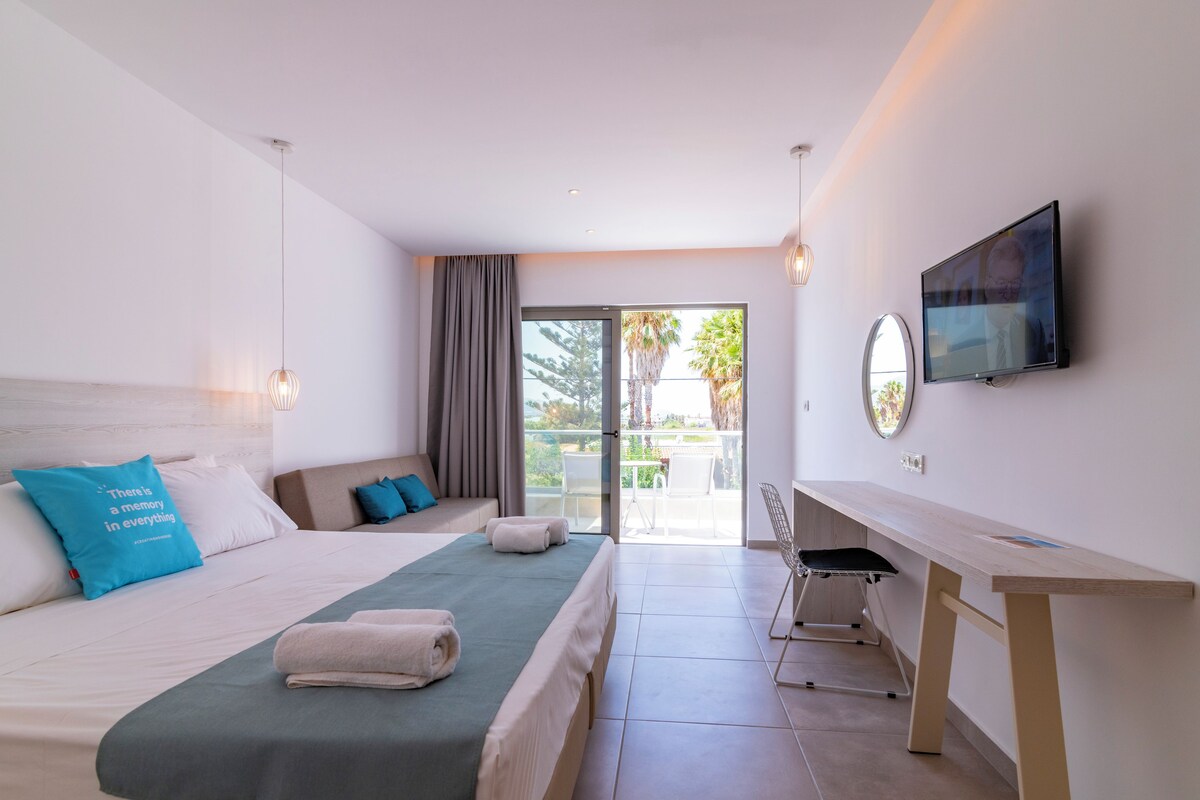 Double or twin sea view