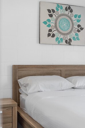 3 Schlafzimmer, Bügeleisen/Bügelbrett, Bettwäsche