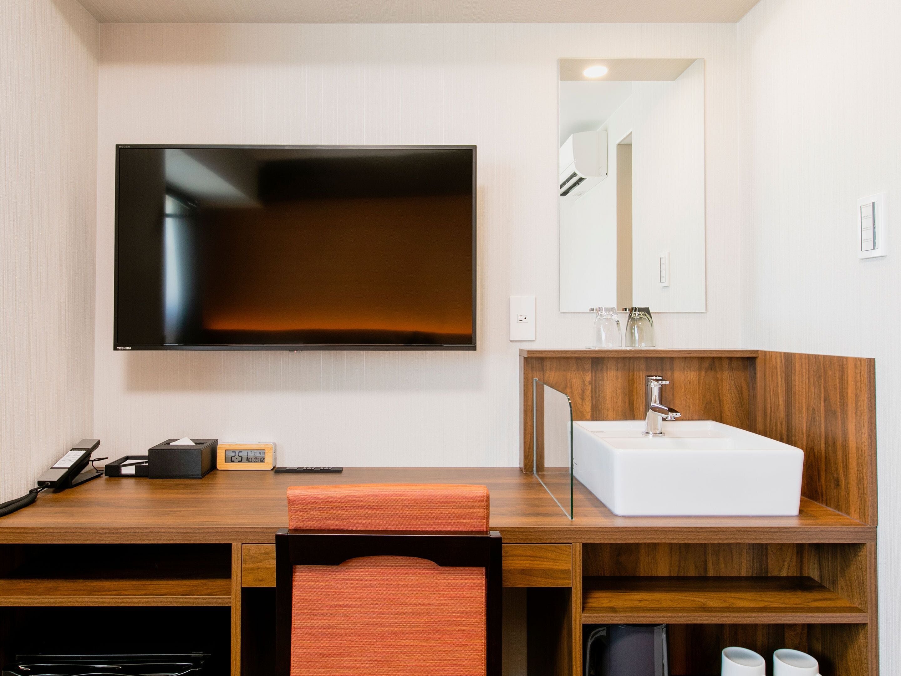 standard twin room, non smoking | down duvets, desk, blackout curtains, soundproofing