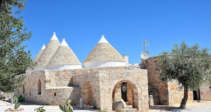 Trulli moderne, 3 chambres, climatisation, piscine privée, terrain de pétanque.