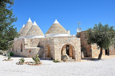 Modern trulli, 3 bedrooms, air conditioning, private swimming pool, pétanque court.