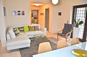 Smart TV, videojuegos, tenis de mesa y libros 