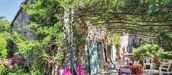 Lovely home in Cliousclat