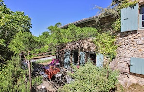 Outdoor dining - Cozy home in Cliousclat with private swimming pool, can be inside or outside (Cliousclat)