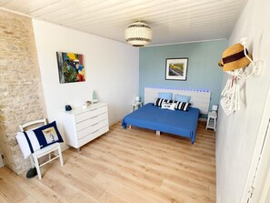 5 chambres, fer et planche à repasser, lit parapluie, Wi-Fi gratuit