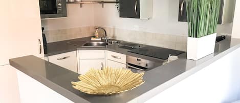Fridge, microwave, oven, stovetop