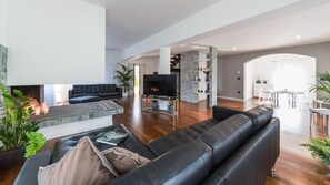 Fireplace, DVD player, stereo - Villa Ninetta 10+1, Emma Villas (Giulianova)