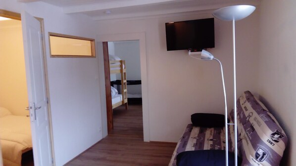 2 bedrooms