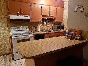 Private kitchen - Comfortable Townhouse Near The Beach (Myrtle Beach)