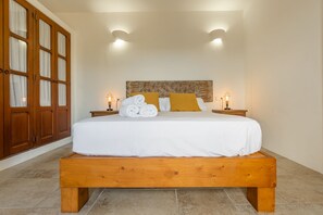 5 Schlafzimmer, Zimmersafe, Bügeleisen/Bügelbrett, Reisekinderbett