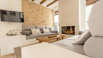 TV, fireplace, table tennis