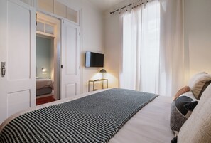 2 quartos, ferros/tábuas de passar roupa, Wi-Fi de cortesia