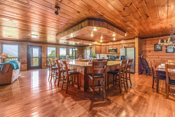 Dining - Summer Break! Hot Tub | Views | 4-Story MTN Cabin (Gatlinburg)