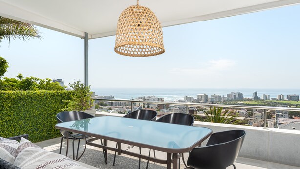 Luxury Apartment | Balcony - Ocean View Drive 119B (Cape Town)