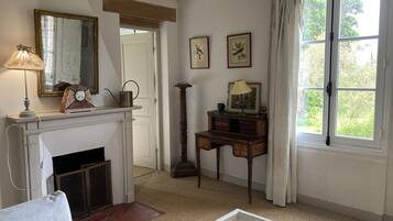 Télévision, cheminée