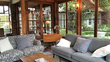 Télévision, cheminée