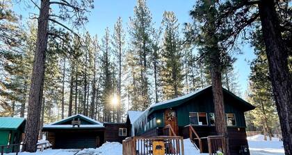 Evergreen Paradise - Hot Tub, Game Room, Pool Table, Foosball