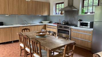 Frigorifero, microonde, forno, lavastoviglie