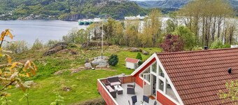Cozy apartment in Lyngdal with WiFi