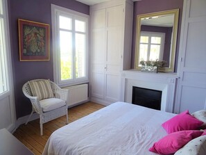 3 bedrooms, iron/ironing board, free WiFi