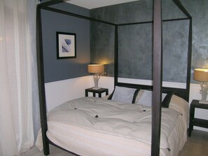 4 bedrooms, free WiFi