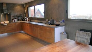 Réfrigérateur, micro-ondes, four, lave-vaisselle