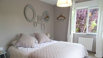 3 bedrooms, iron/ironing board, free WiFi