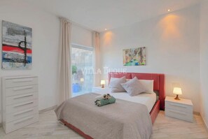 6 chambres, fer et planche à repasser, Wi-Fi, draps fournis