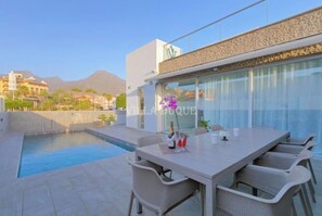 Outdoor pool, a heated pool