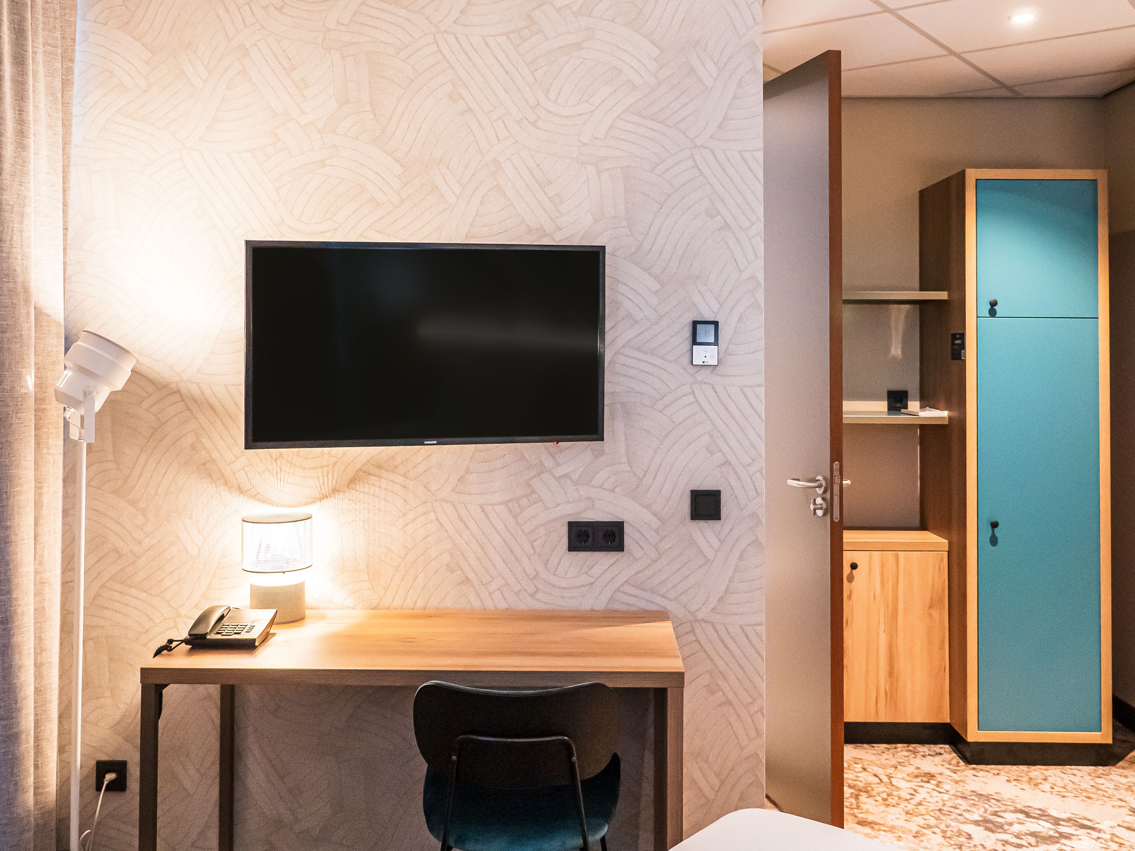 comfort double room | living area | 32-inch flat-screen tv with cable channels, tv