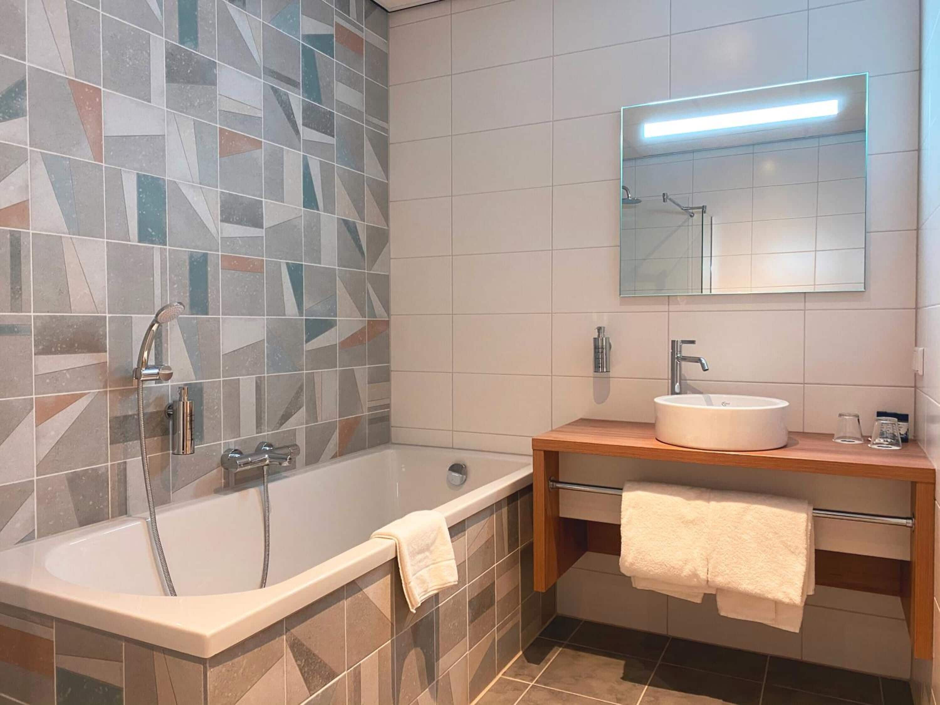 eco-friendly toiletries, towels