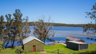 Bayview - Absolute Waterfront with Jetty - 5 Mins to Hyams Beach
