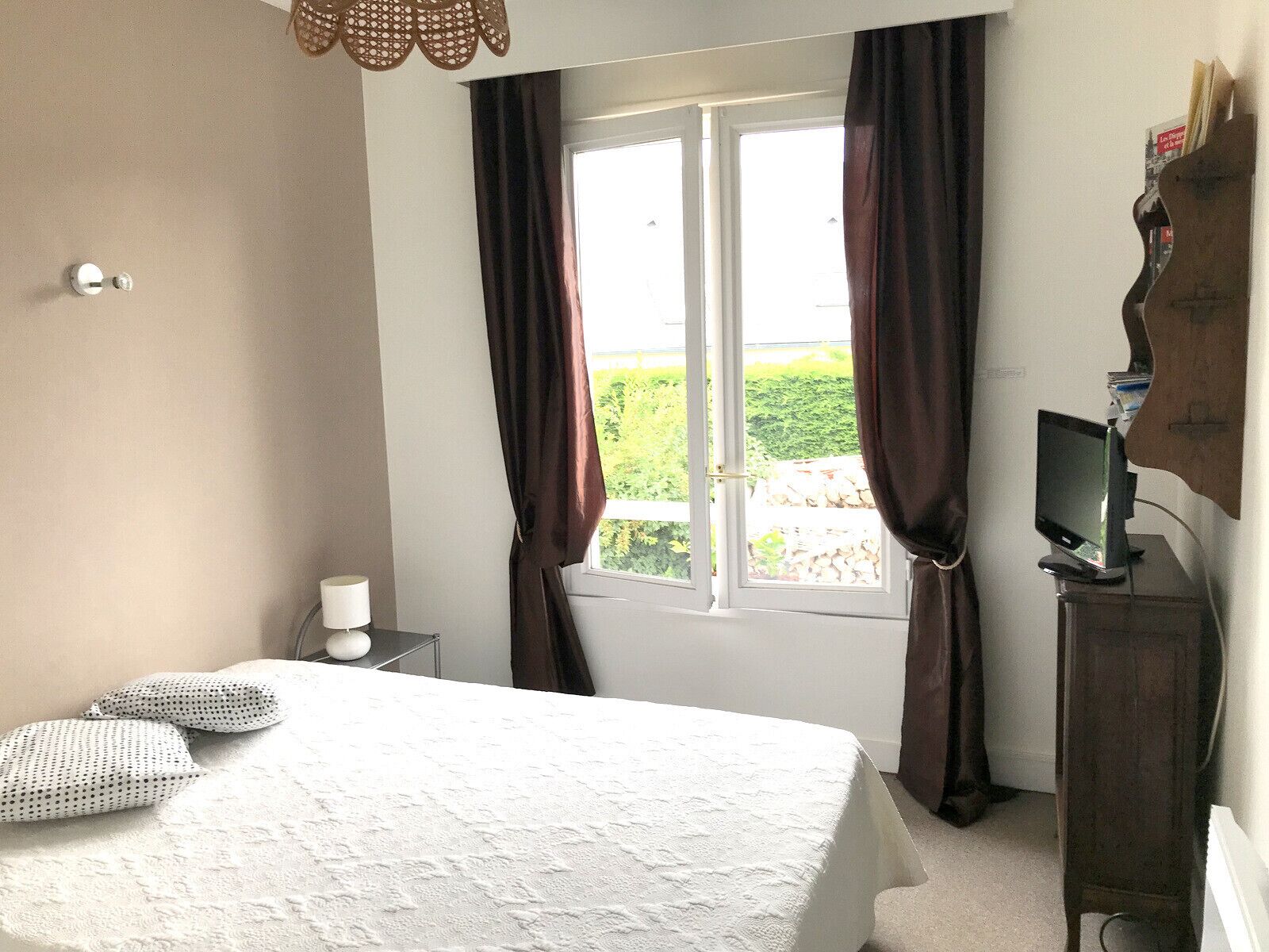 1 chambre, fer et planche à repasser, Wi-Fi gratuit