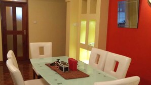 Executive Apartment | In-room dining - Venisi apartment (Nairobi)