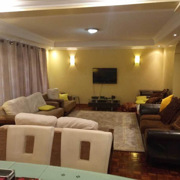 Front of property - Venisi apartment (Nairobi)