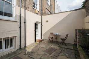 House (2 Bedrooms) | Terrace/patio