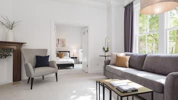 The King's Road Suite | Living room | 24-inch Smart TV with cable channels, TV