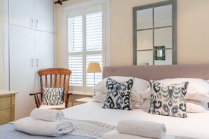 Family House, 2 Bedrooms, Garden View (2 Bedrooms) | 2 bedrooms, premium bedding, individually decorated - Charming Victorian Family Home in Wimbledon (London)