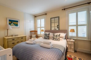 บ้านพักสำหรับครอบครัว, 2 ห้องนอน, วิวสวน (2 Bedrooms) | 2 ห้องนอน, เครื่องนอนระดับพรีเมียม, ห้องพักตกแต่งอย่างมีเอกลักษณ์