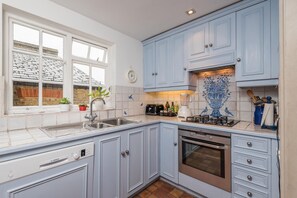 Grand House, Garden View (3 Bedrooms) | Private kitchen | Fridge, microwave, dishwasher, coffee/tea maker - Royal Richmond Family Home by Kew Gardens (Richmond)