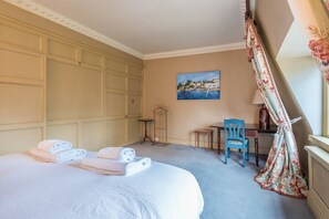 Grand House, Garden View (3 Bedrooms) | 3 bedrooms, premium bedding, individually decorated - Royal Richmond Family Home by Kew Gardens (Richmond)
