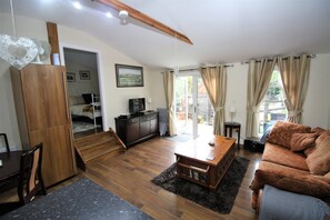 1 غرفة نوم ومكواة/لوح كي وملاءات أسرّة