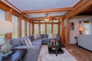 Téléviseur connecté, foyer